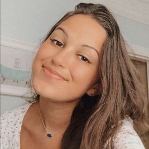 Meet your Posher, Alessia
